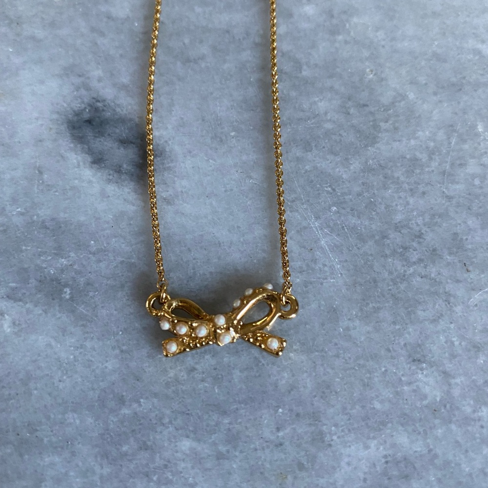 Mini bow necklace